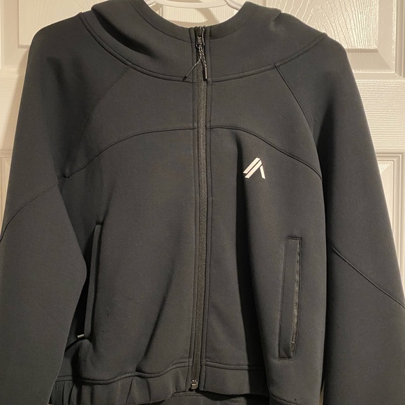 Alphalete Elements Crop Zip Jacket - Picture 11 of 11